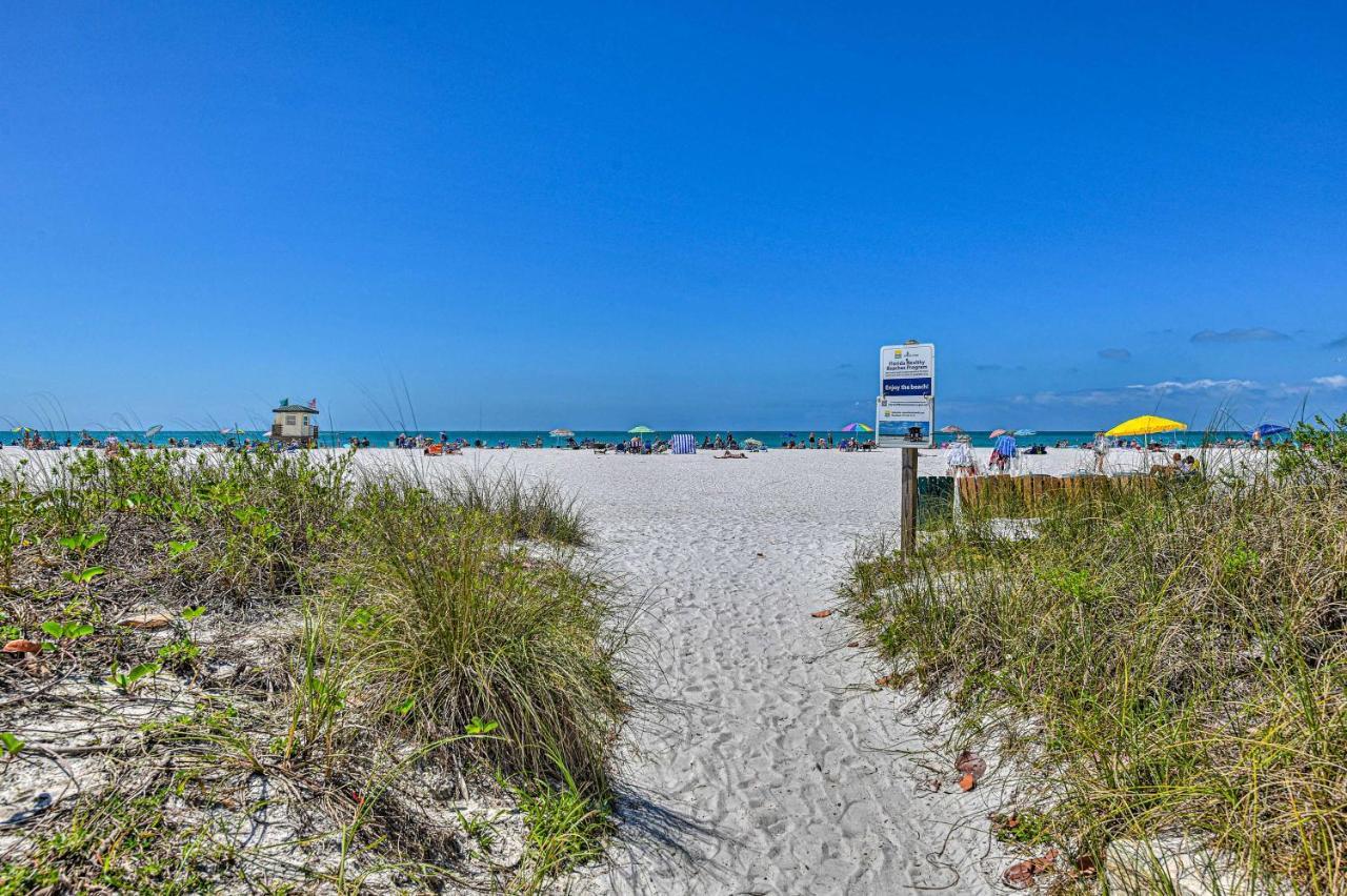 Lido Key Hideout With Patio And Yard And Walk To Beach! Sarasota Exterior photo